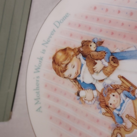 Vintage 1988 Avon Mother's Day Plate in Original Box - Picture 2 of 7